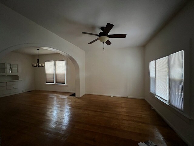 Building Photo - 278 E 9th St