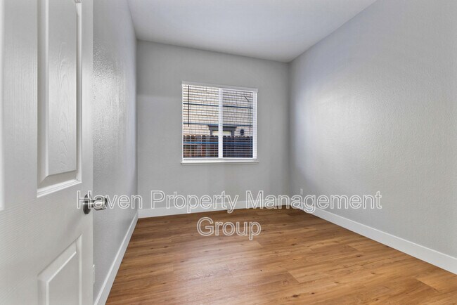 Building Photo - 1659 Whispering Wind Dr