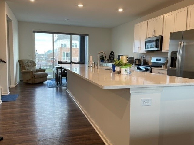 Building Photo - 2924 Reflection Dr