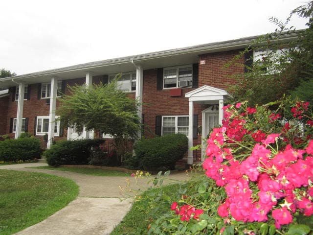 Primary Photo - Knox Village