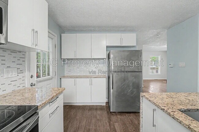 Building Photo - 1167 Hubbard St SW