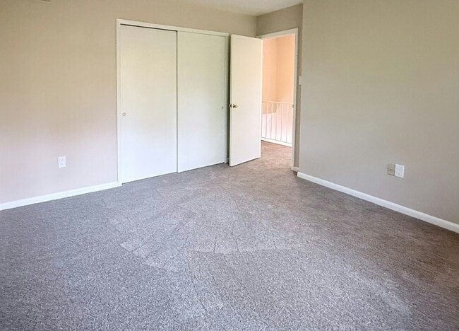 Building Photo - 9242 Woodcreek Ct