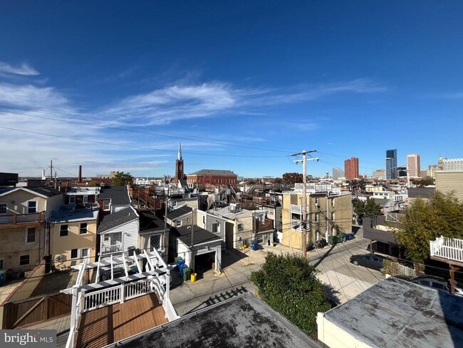 Building Photo - 1218 Riverside Ave