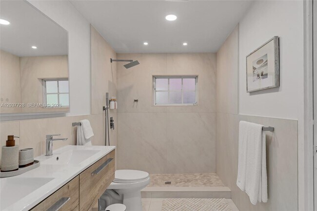 Building Photo - 3325 SW 127th Ave