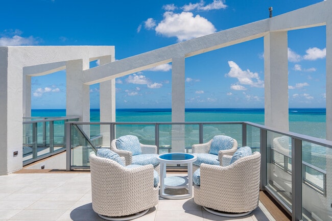 Building Photo - 3100 N Ocean Dr