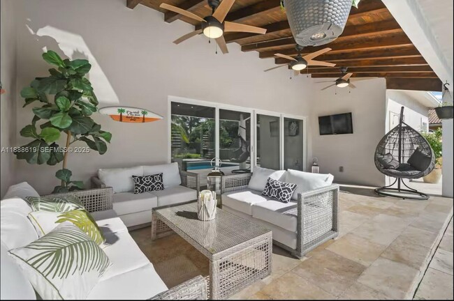 Building Photo - 7101 W Lake Dr