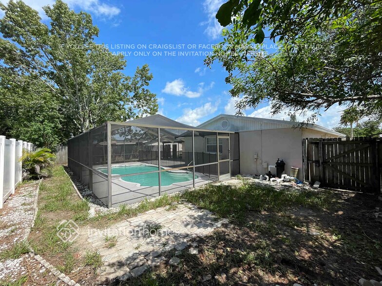 Building Photo - 3309 Seffner Dr