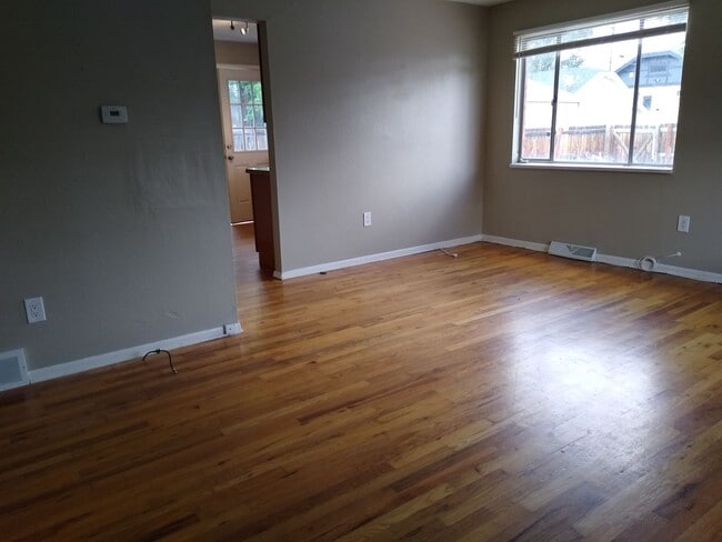 Building Photo - Osceola Duplex