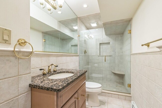 Building Photo - Spacious 5BR House in Pottstown