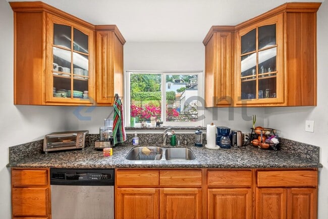 Building Photo - 4139 W Ave 42