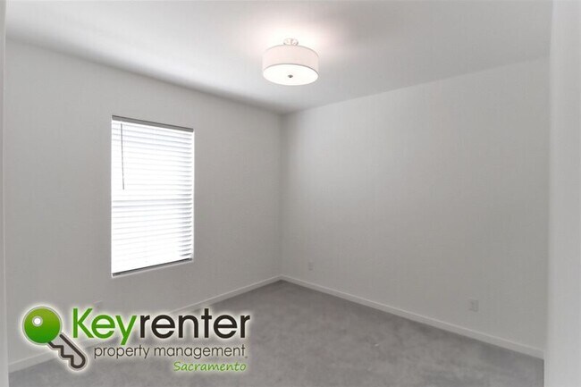 Building Photo - 4684 Flagstaff Dr