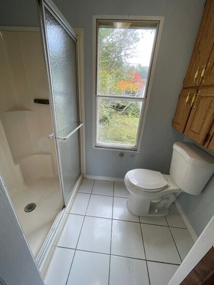 Building Photo - 9111 Baywood Cir