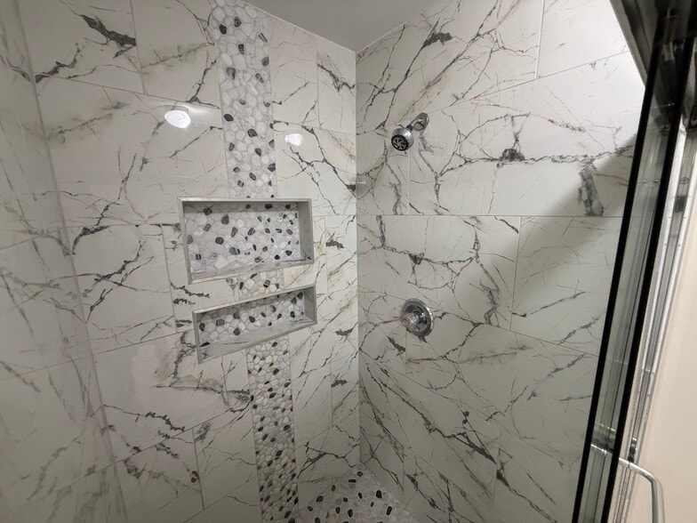 Master bathroom - 3315 Watson Gate Rd