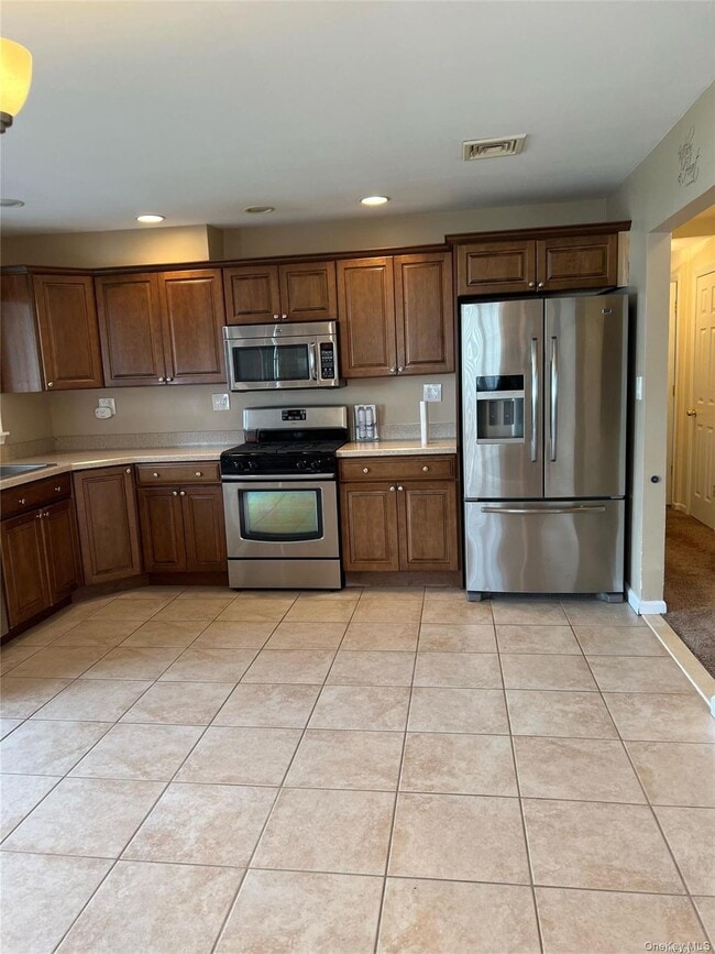 Building Photo - 65 Gateway Dr