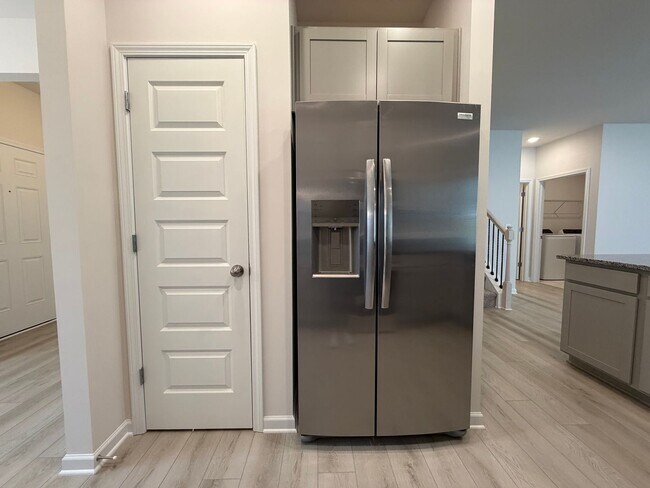 Building Photo - Brand New 4/3.5 House in West Rome- $2,195