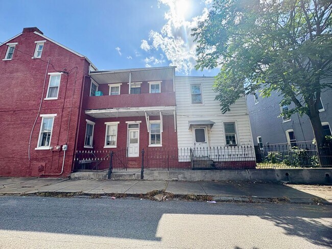Primary Photo - 551 W Philadelphia St