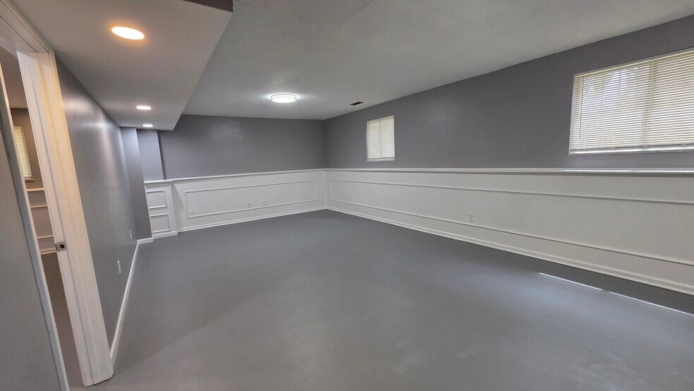 Building Photo - 1380 Catalpa Dr
