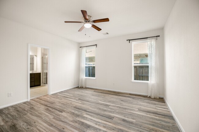 Building Photo - 4118 Lake Cypress Cir