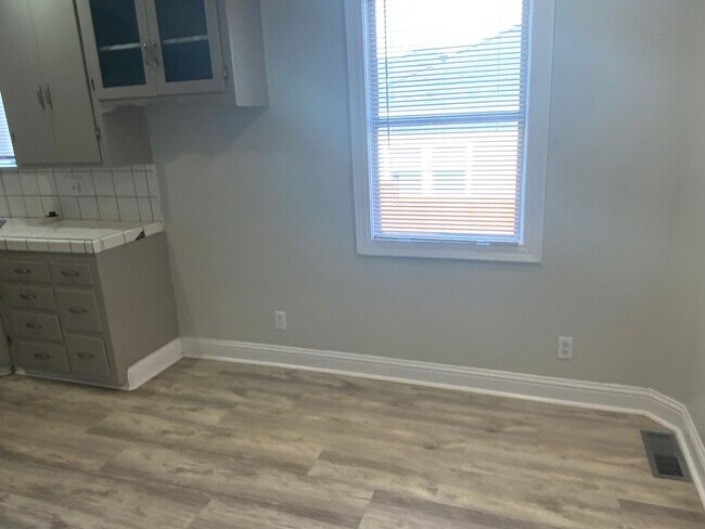 Building Photo - Beautiful Rodeo 2 bedroom 1 bath