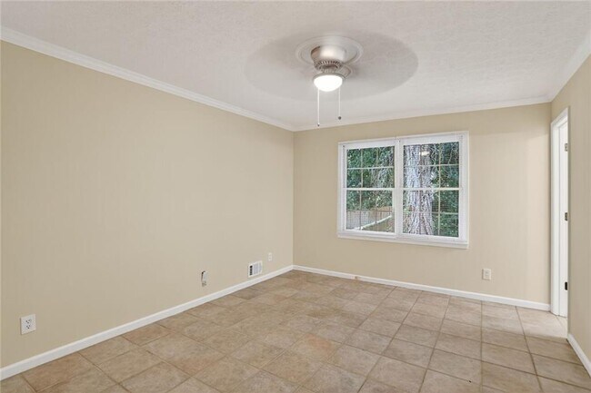 Building Photo - 2817 Thornridge Dr
