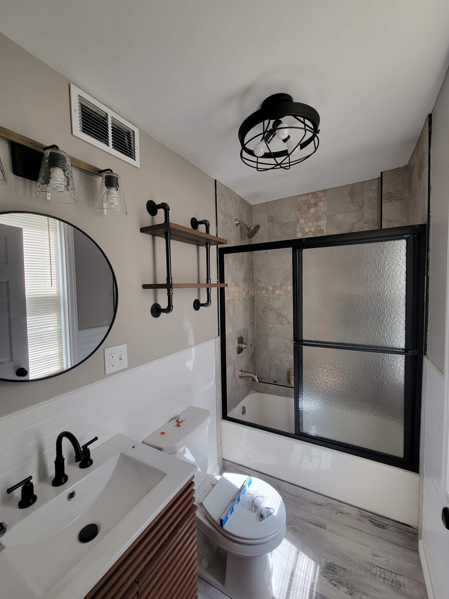 Building Photo - 933 Bleigh Ave