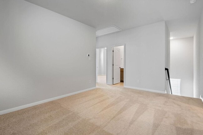 Building Photo - 104 Woodrow Ln