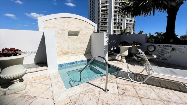 Building Photo - 19400 Turnberry Way