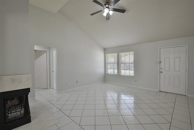 Building Photo - 2311 Old Oak Ln