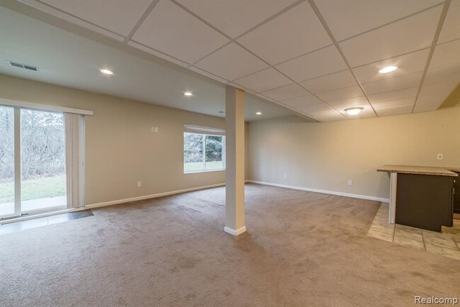 Building Photo - 324 Stratford Ln