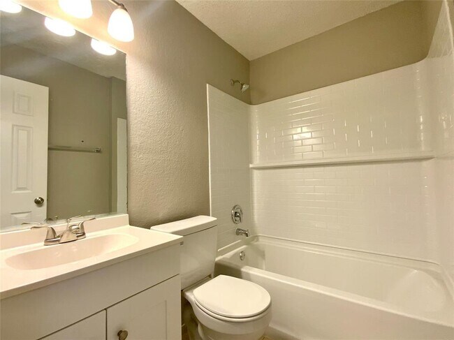 Building Photo - 2300 Cedrick Cove