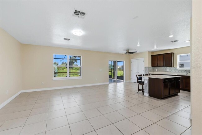 Building Photo - 9108 Royal River Cir