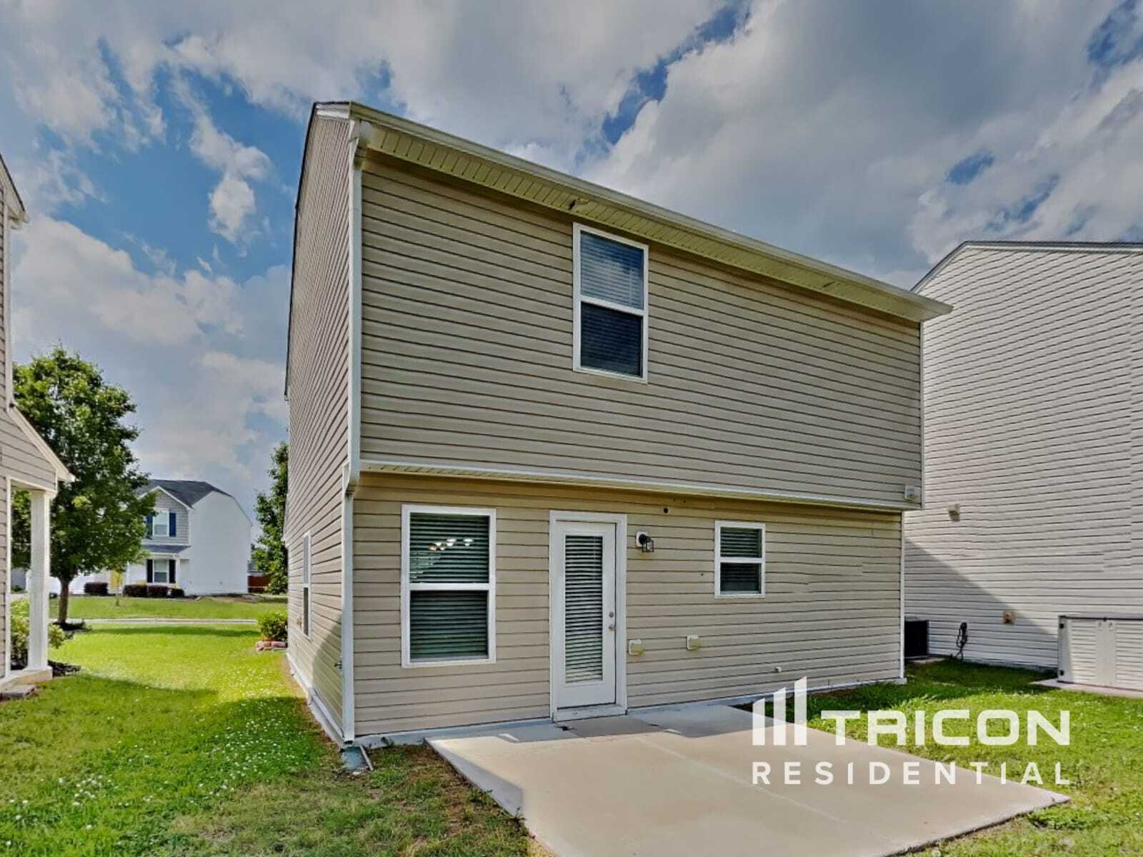 Building Photo - 661 Thistle Dr