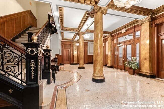 Building Photo - 8 Garrison St