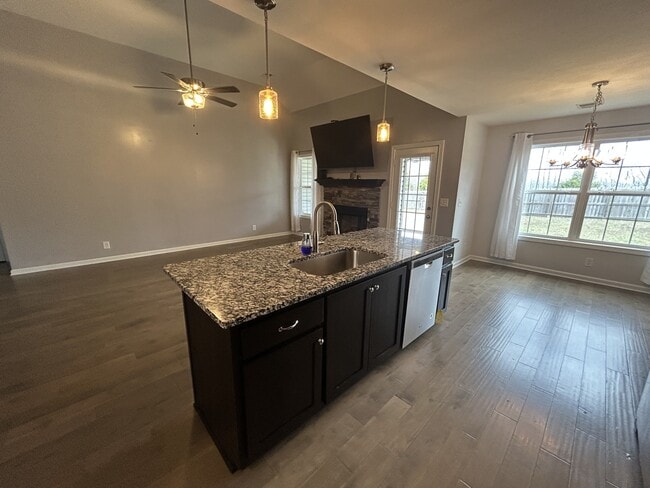 Building Photo - 721 Tidwell Dr