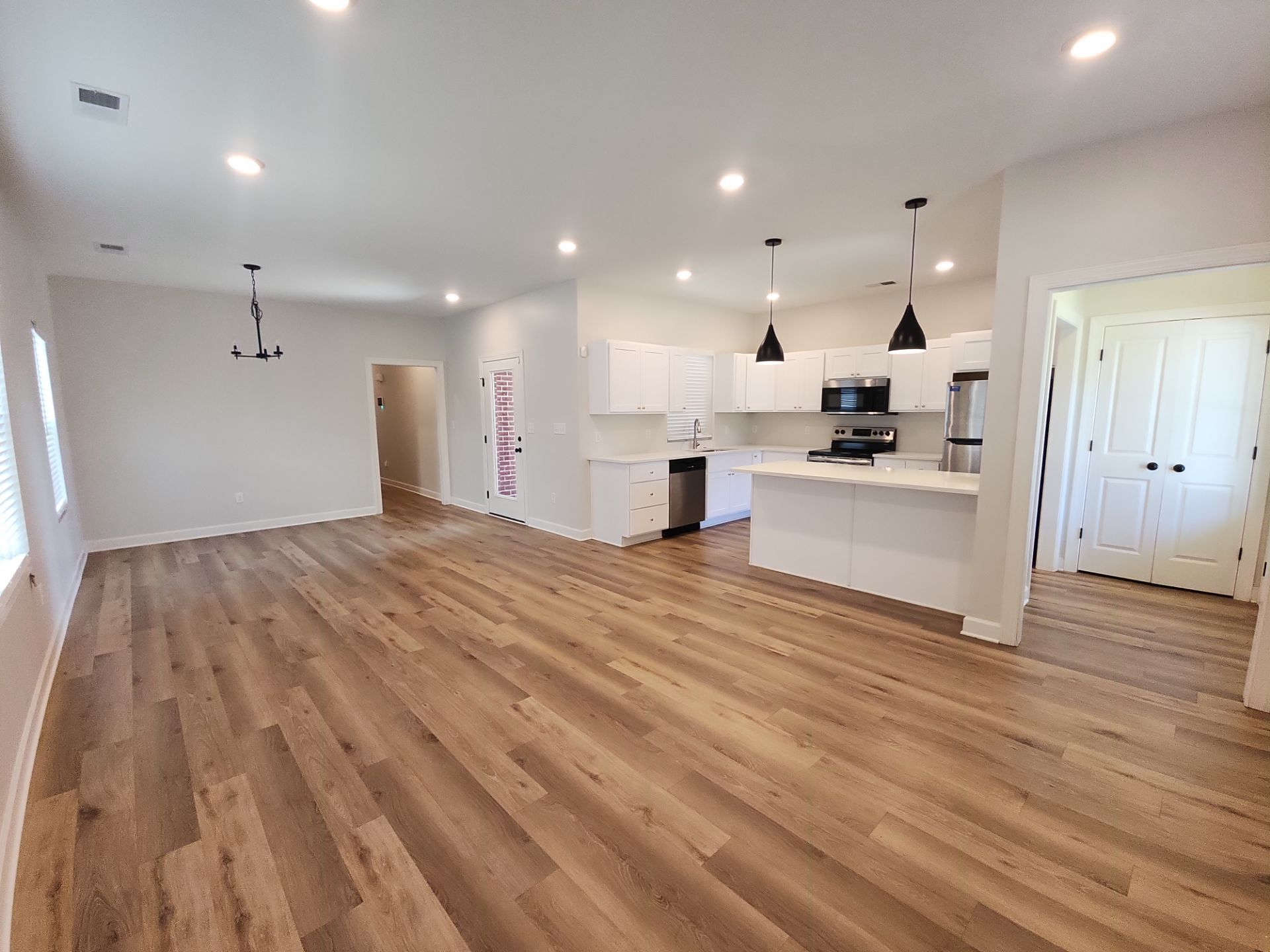 Building Photo - 390 N Liberty St