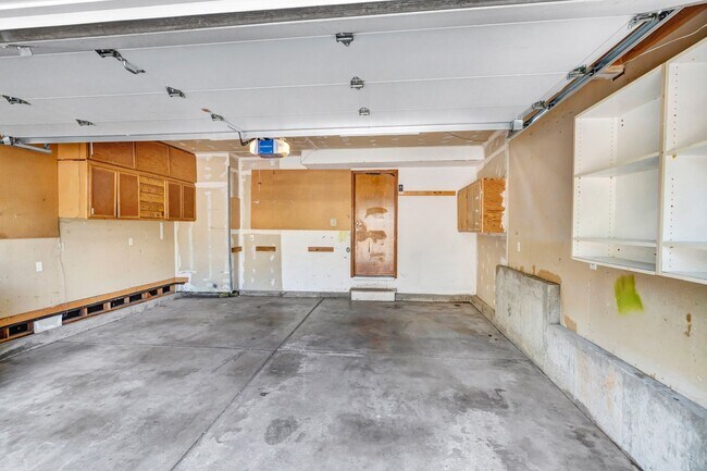 Building Photo - Spacious Home in Castle Rock