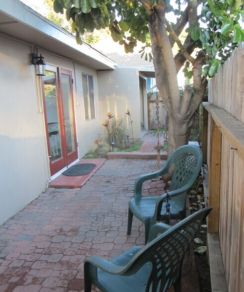 Building Photo - 655 Pomona Ave