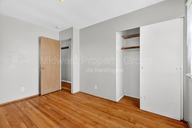 Building Photo - 515 Topaz Ave