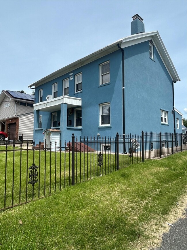 Building Photo - 88 Samsondale Ave