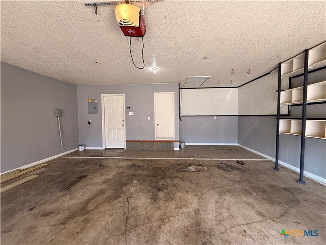 Building Photo - 406 Diana Ln