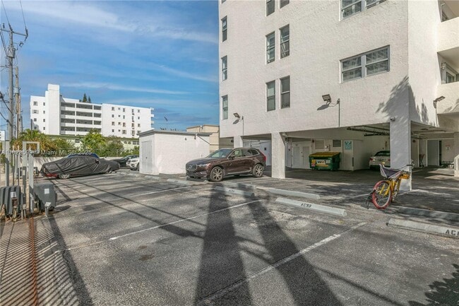 Building Photo - 1300 Alton Rd