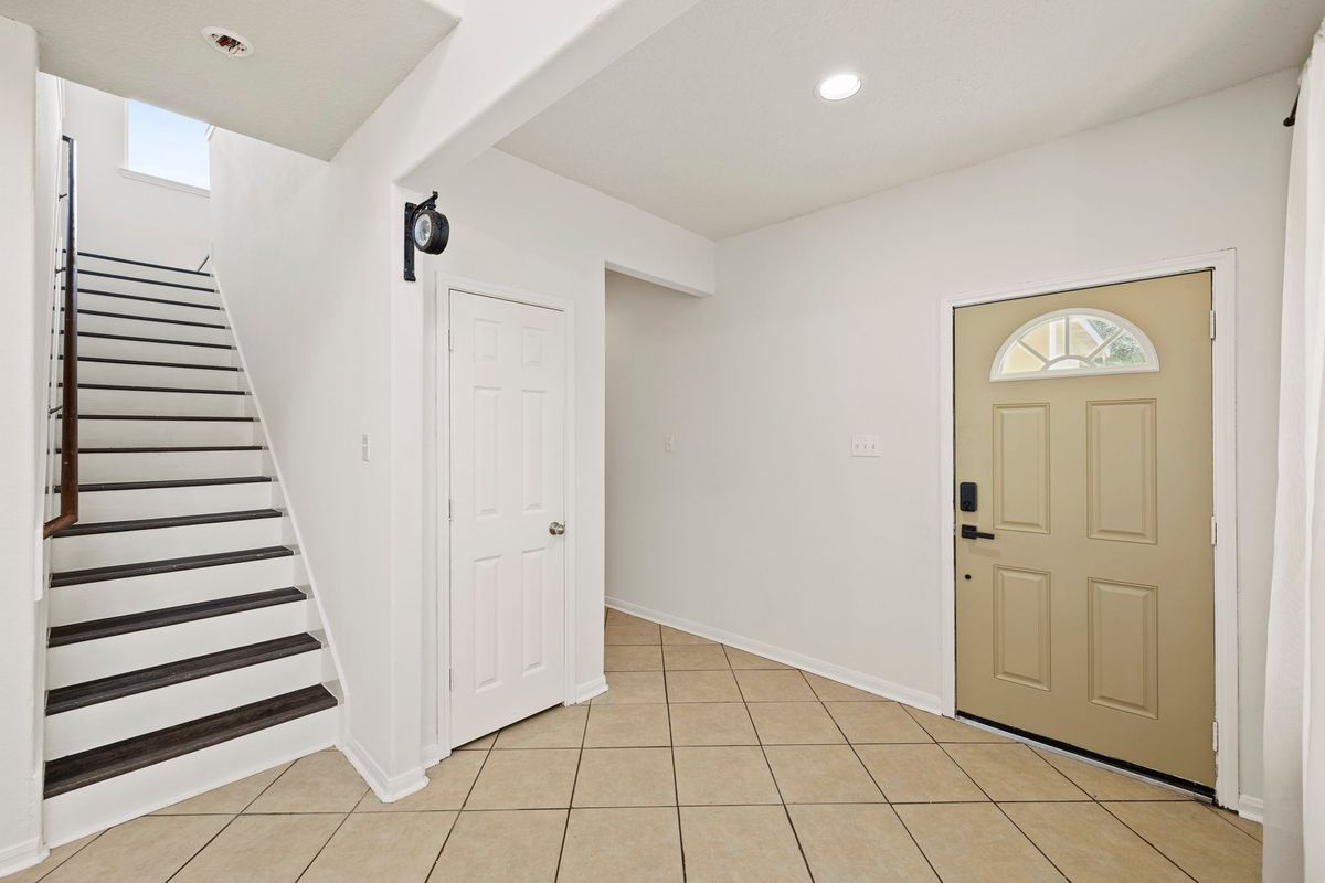 Building Photo - 26122 Parkman Grove Dr