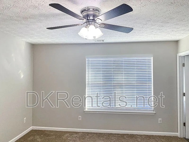 Building Photo - Room in Townhome on High Park Ln