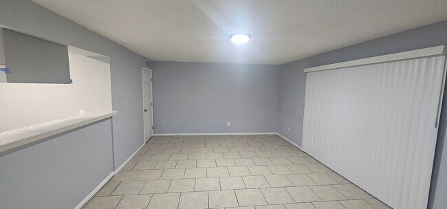 Building Photo - 5684 Tomoka Dr