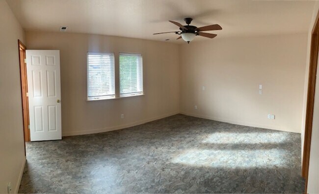 Building Photo - $3,300 - Two-Story Home with Three Bedrooms, 2.5 Bathrooms, and a Bonus Room