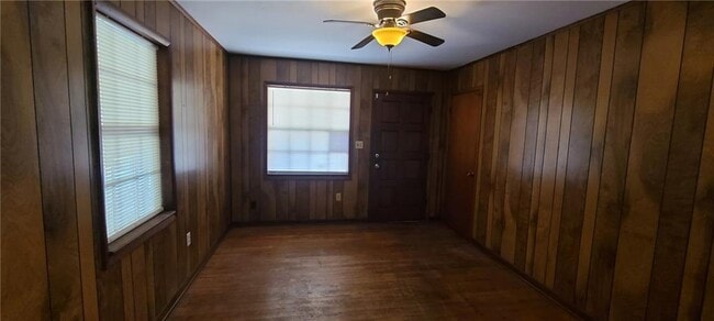Building Photo - 415 E Banyan St