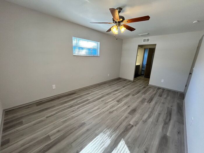 Building Photo - 12092 Aurora Ct