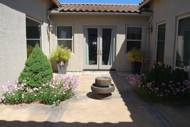 Building Photo - Single Level Home in Mountaingate