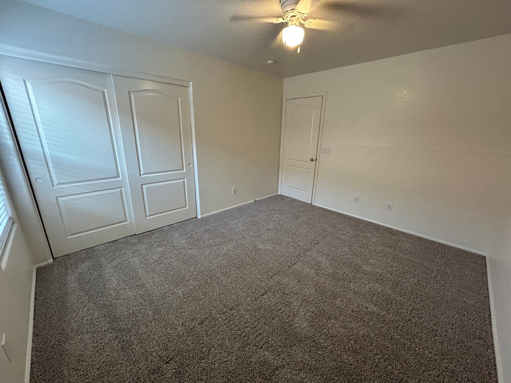 Building Photo - 8217 S 45th Ln
