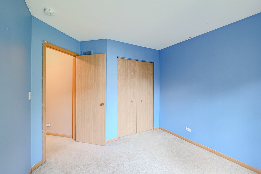 Building Photo - 607 Fox Ridge Dr